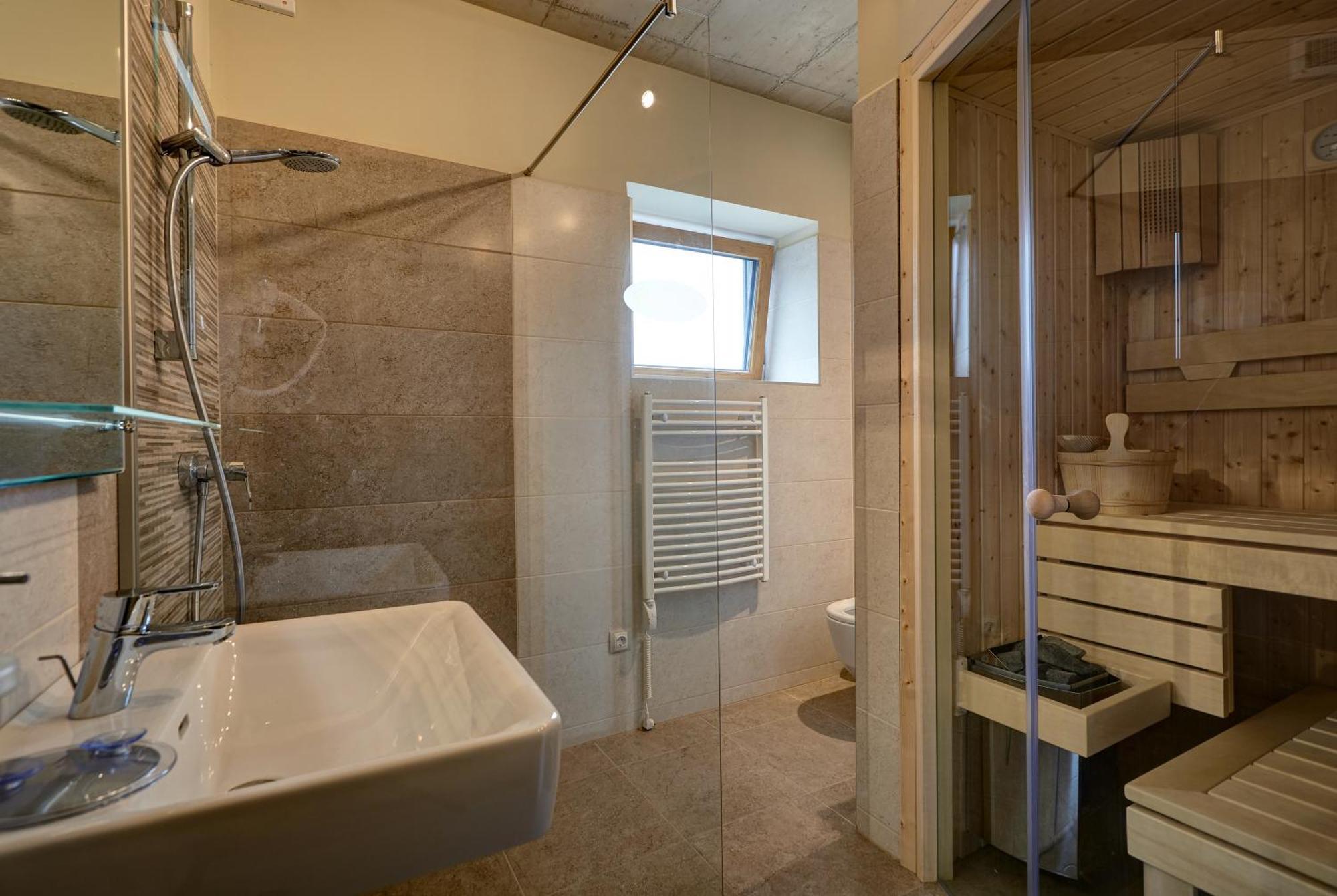 Hs - Rockhaus Aparthotel Pruggern Luaran gambar